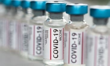 Първите ваксини срещу COVID-19 пристигнаха в София (СНИМКИ+ВИДЕО)